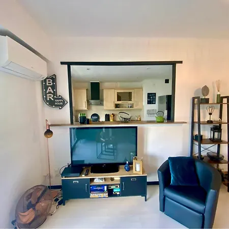 Ouest Caucade- Beautiful 2p, Ac, Clim Apartment